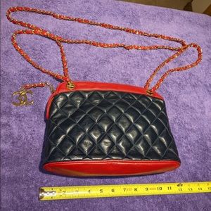 Stunning CHANEL vintage 90’s bag